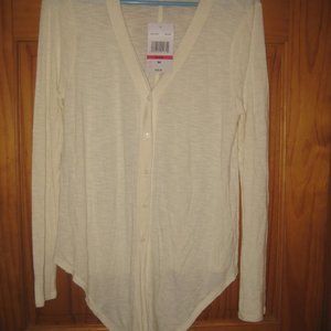 NWT TOP BY EYESHADOW M